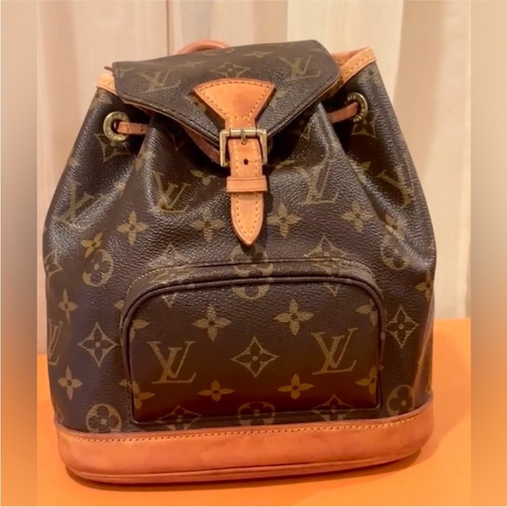 💯% Authentic Louis Vuitton Montsouris PM Backpack✨